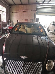 換汽車玻璃去哪里  深圳汽車前擋風(fēng)玻璃更換